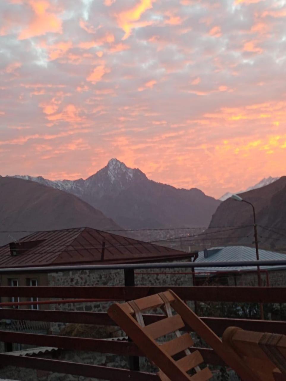 Royal Galaxy Apartment Kazbegi Eksteriør bilde